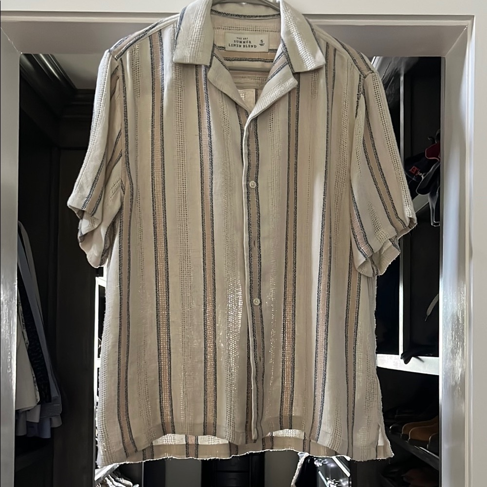 Abercrombie & Fitch Beige Short Sleeve Shirt - size S